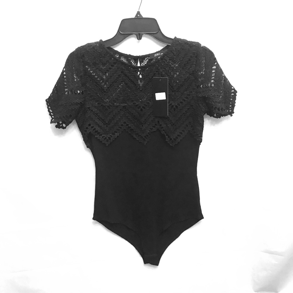 Unika shortsleeve bodysuit in white & black colour